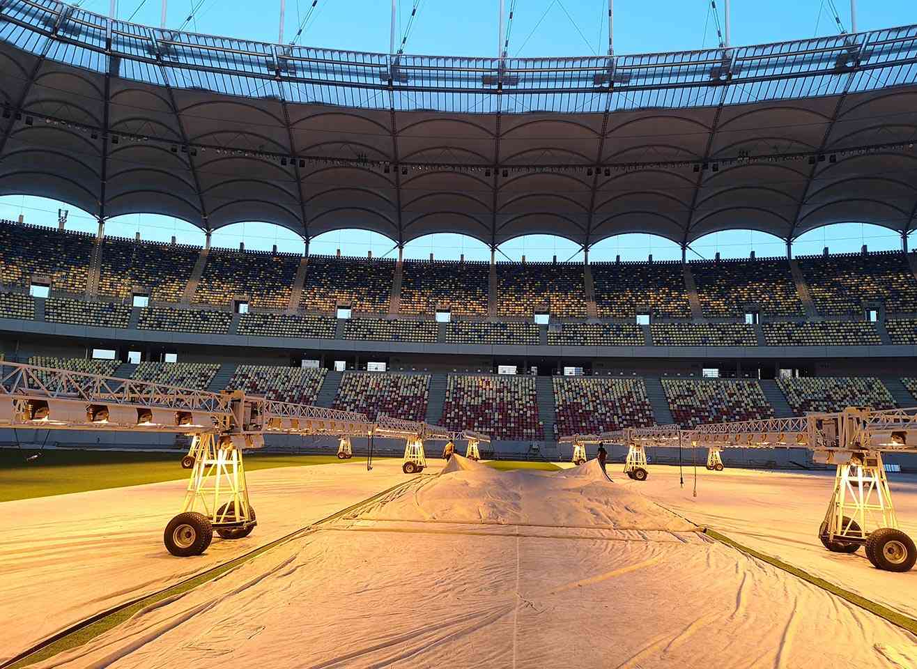 intretinere terenuri sportive de la Sports Fields