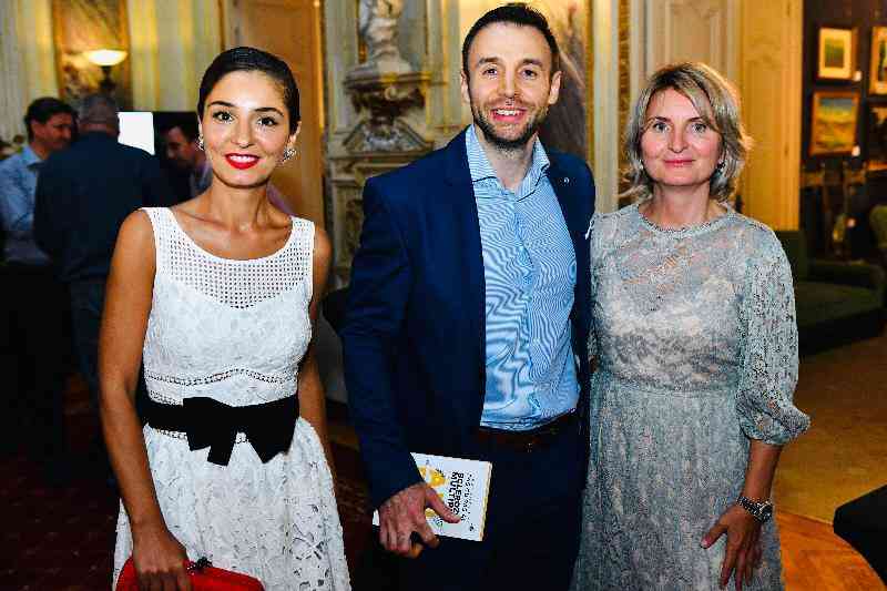 Cum contribuie Vanessa Youness la creșterea conștientizării publice despre opțiunile de tratament alternative